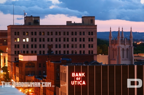 Click here to for the 1920x1280 image